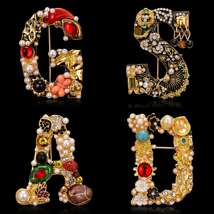 Fashion Enamel Pearl Rhineston - Embroidery Letter M 评论和价格