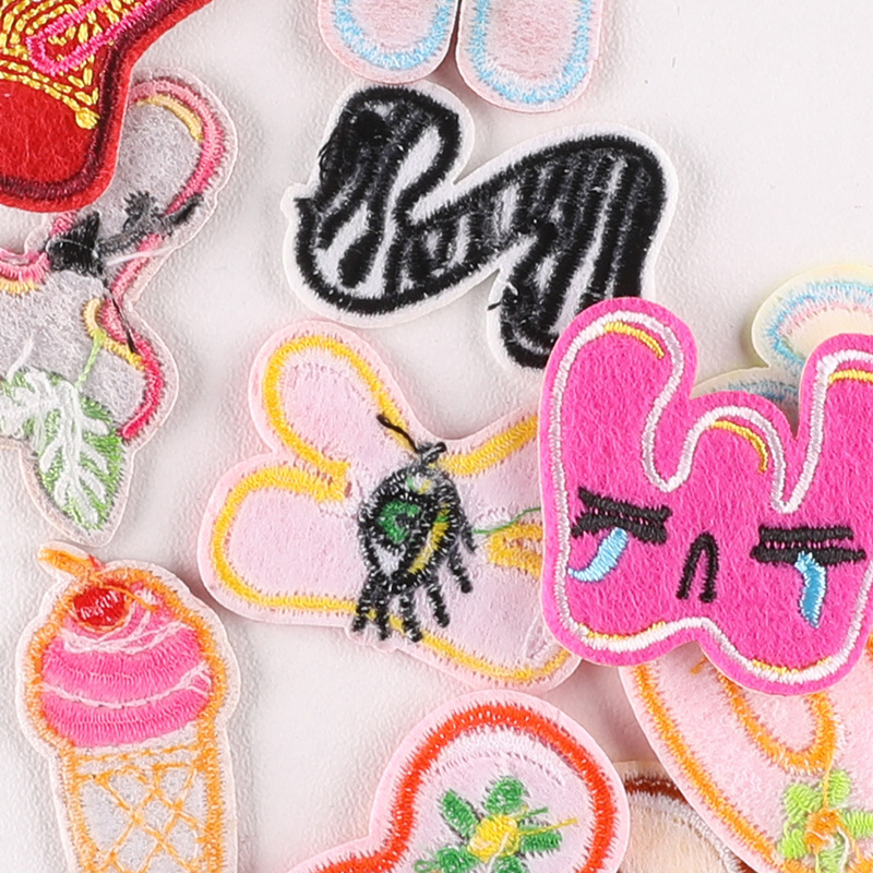 26pcs/Bulk Sets Letter Patch A - Embroidery Letter M 评论和价格