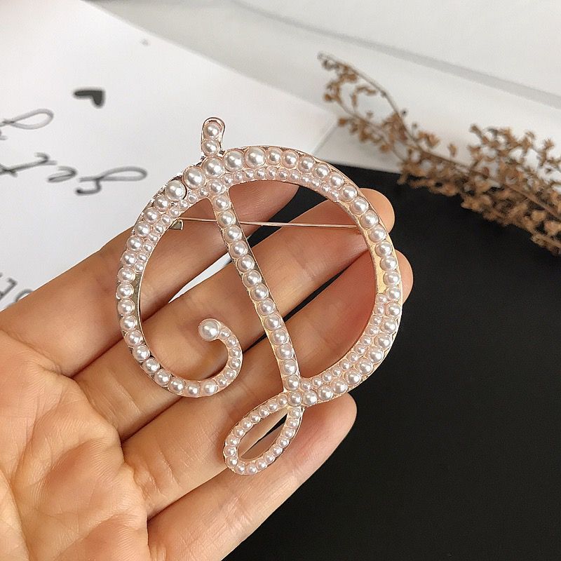 English Letters A-Z Pearl Broo - Embroidery Letter M 评论和价格